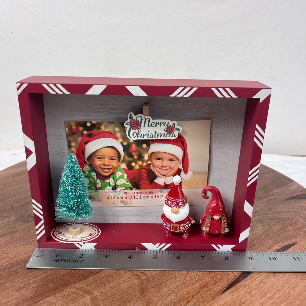 Red Christmas Shadow Box Frame - Picture 7 of 8